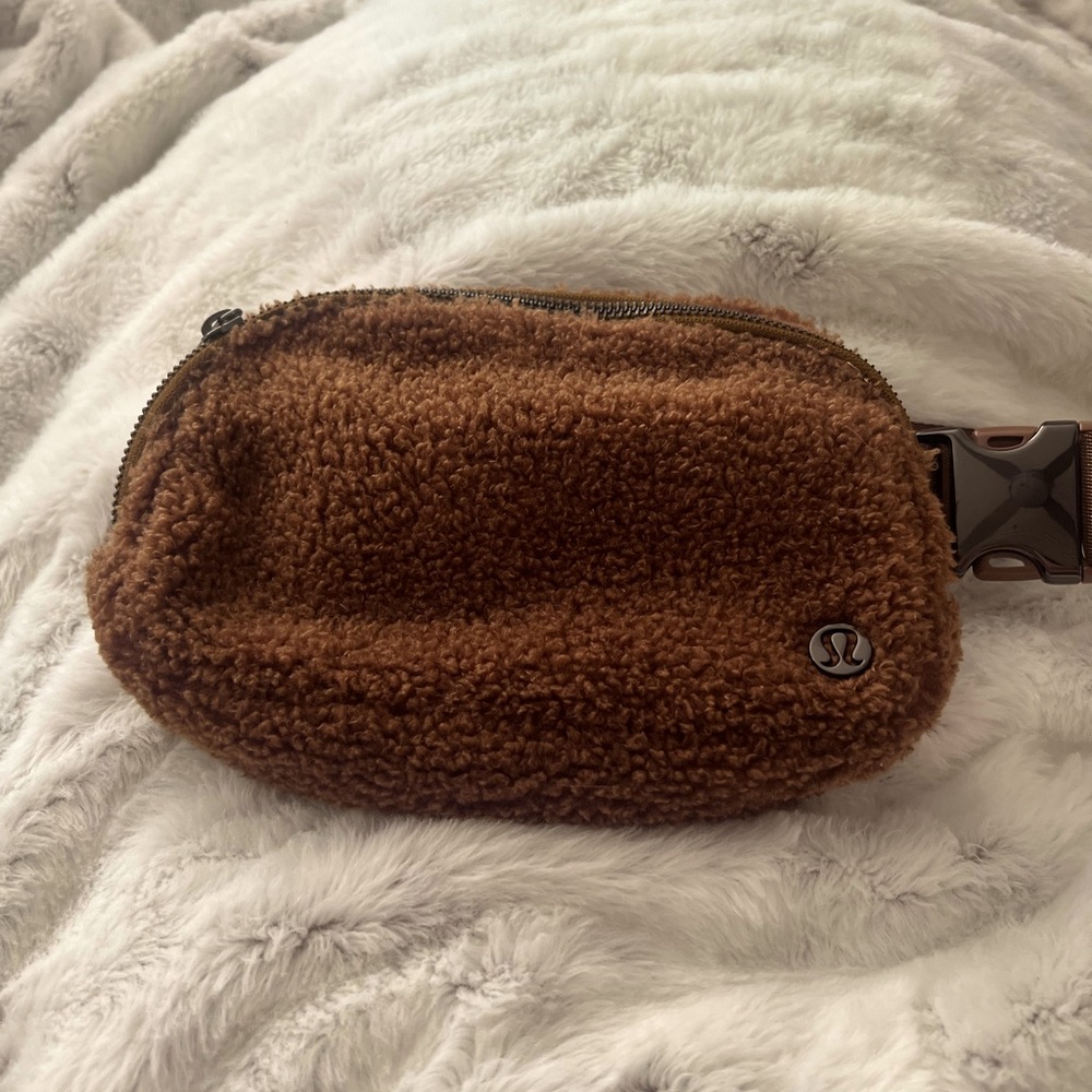 Lululemon belt bag
